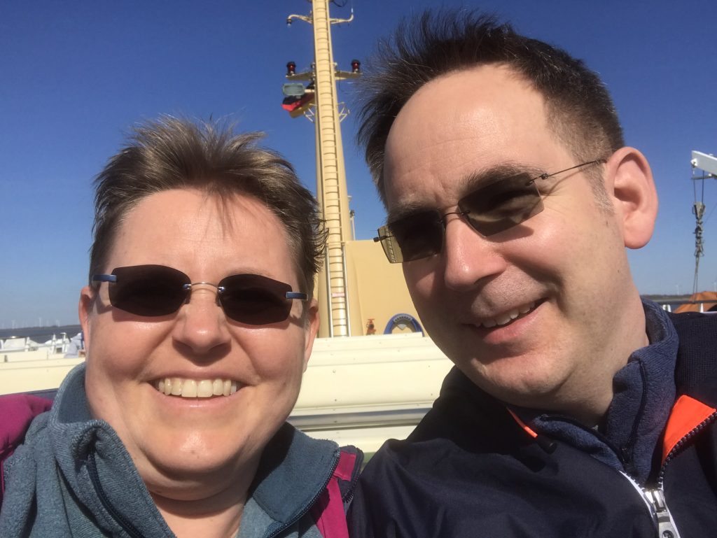 Kerstin Biß und ihr Mann Kristian gemeinsam auf der Fähre