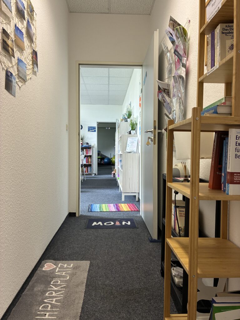 Vom Eingangsbereich in die Räume für mehr… Blick vom Eingangsbereich in die Räume für mehr… in Nürnberg